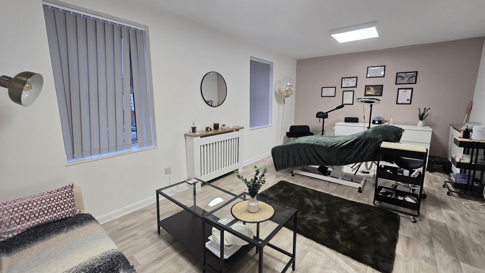 Seating area and treatment bed inside the studio